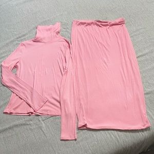 Junior Fit. Midi length turtle neck skirt set.